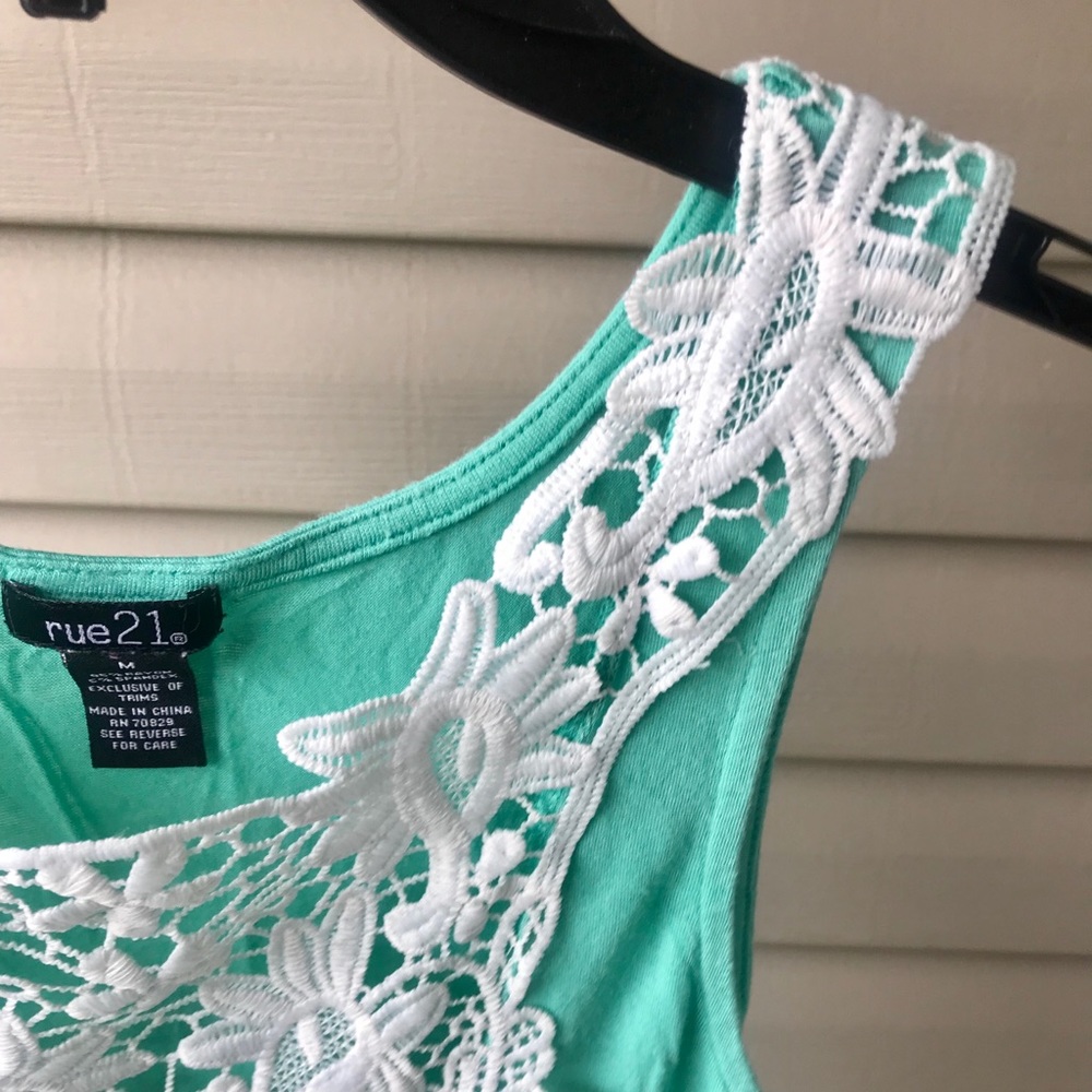 π Rue21 Teal Lace Tank Top Size M SUPER CUTE! - Picture 6 of 8